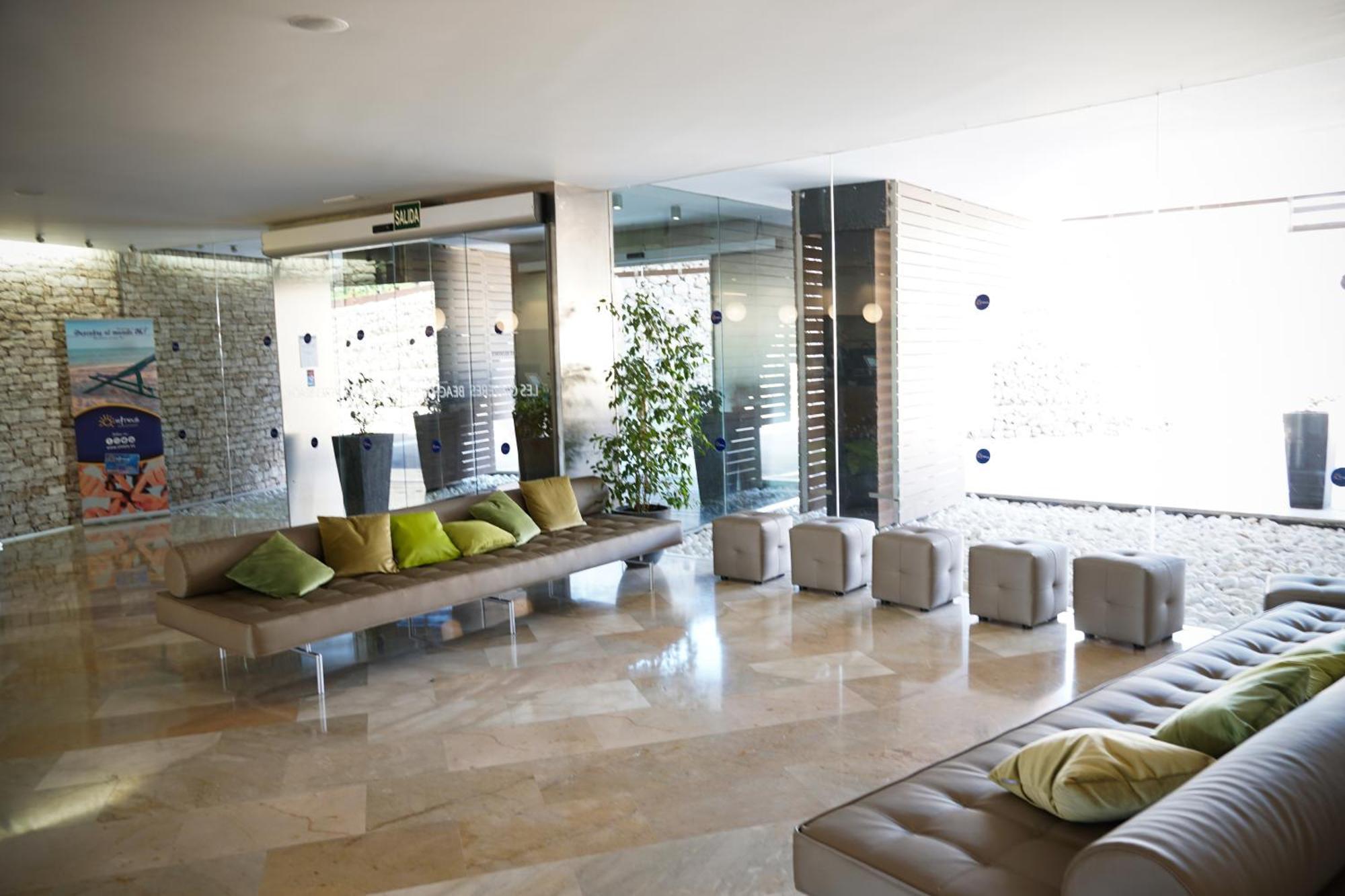 Ohtels Les Oliveres El Perelló エクステリア 写真